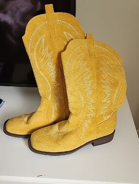 Yellow Suede Cowboy Boots with Stitch Detail